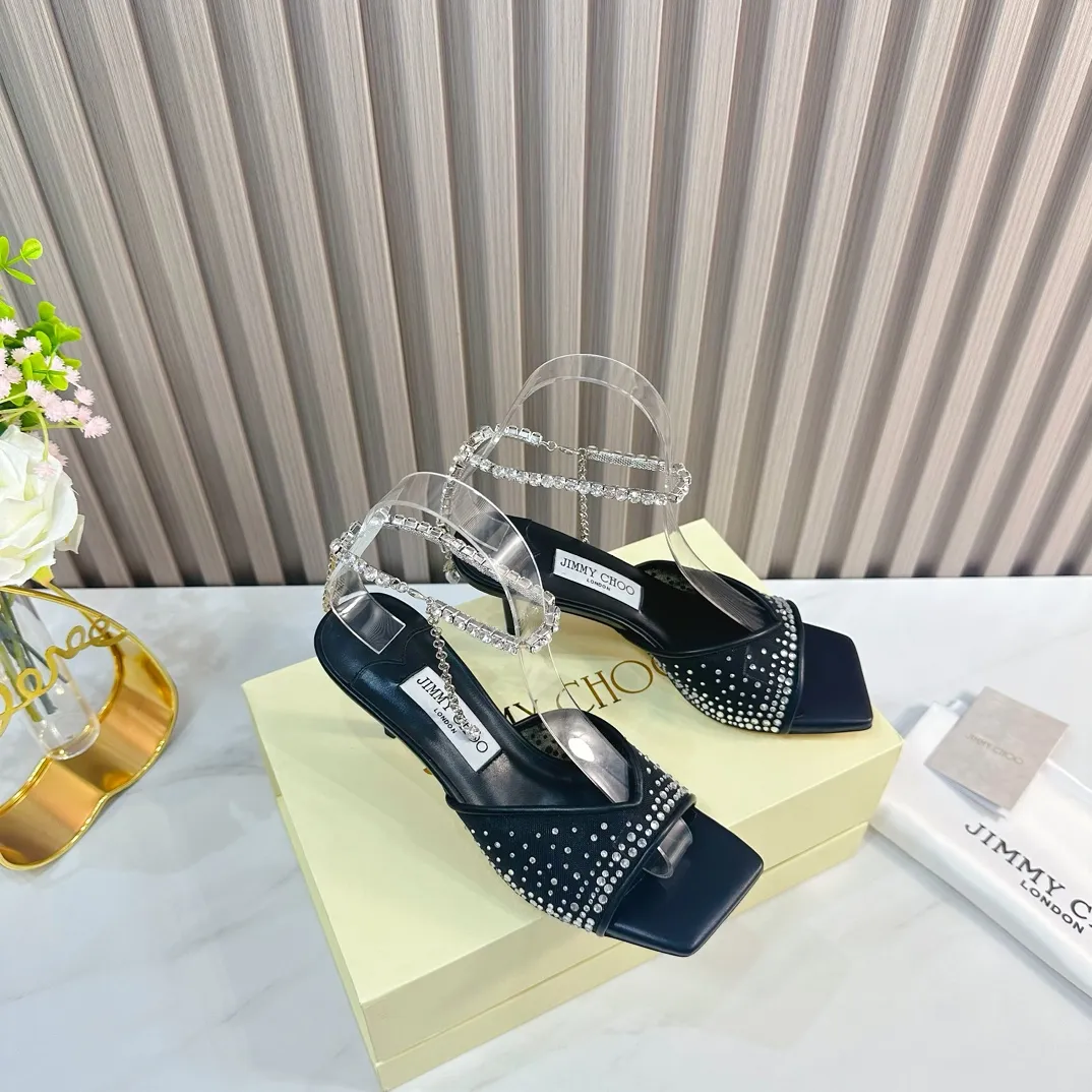 👟👟Ex-factory price 660👟👟 JIMMY CHOO (Jimmy CHOO) 💝💝💝 is a very comprehensive noble fashion lifestyle brand, with a series of women's high-heeled, medium-heeled, flat-heeled sandals with the same strap from major fashion bloggers and celebrities in Hong Kong and the United States.  The Australian pointed toe, round toe and square toe series are simply beautiful. Fall in love with elegance and playful sense of the future. Just by looking at them, you want to own them immediately, but you can really think about a pair of exquisite high heels~~~~~~~~~~~~~~~~~ 💝This series is specially designed for extraordinary and indifferent ladies, thus creating a unique overall effect, Jimmy Choo Design products that inspire women to move forward and show their charm💝💝💝 1⃣️Material: Imported genuine mesh hot diamond 2⃣️Inner: Imported Italian lambskin, super soft and delicate 3⃣️Outsole: Imported Italian original original color genuine leather outsole Heel height 6.5cm (10.0/8.5cm can be made) 4⃣️Code number: 35-39 (34.40.41.42 customized)